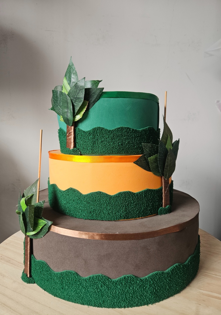 Bolo 3 Camadas Marrom Laranja Verde Tema Dinossauros@ - feste_se_peguemonte