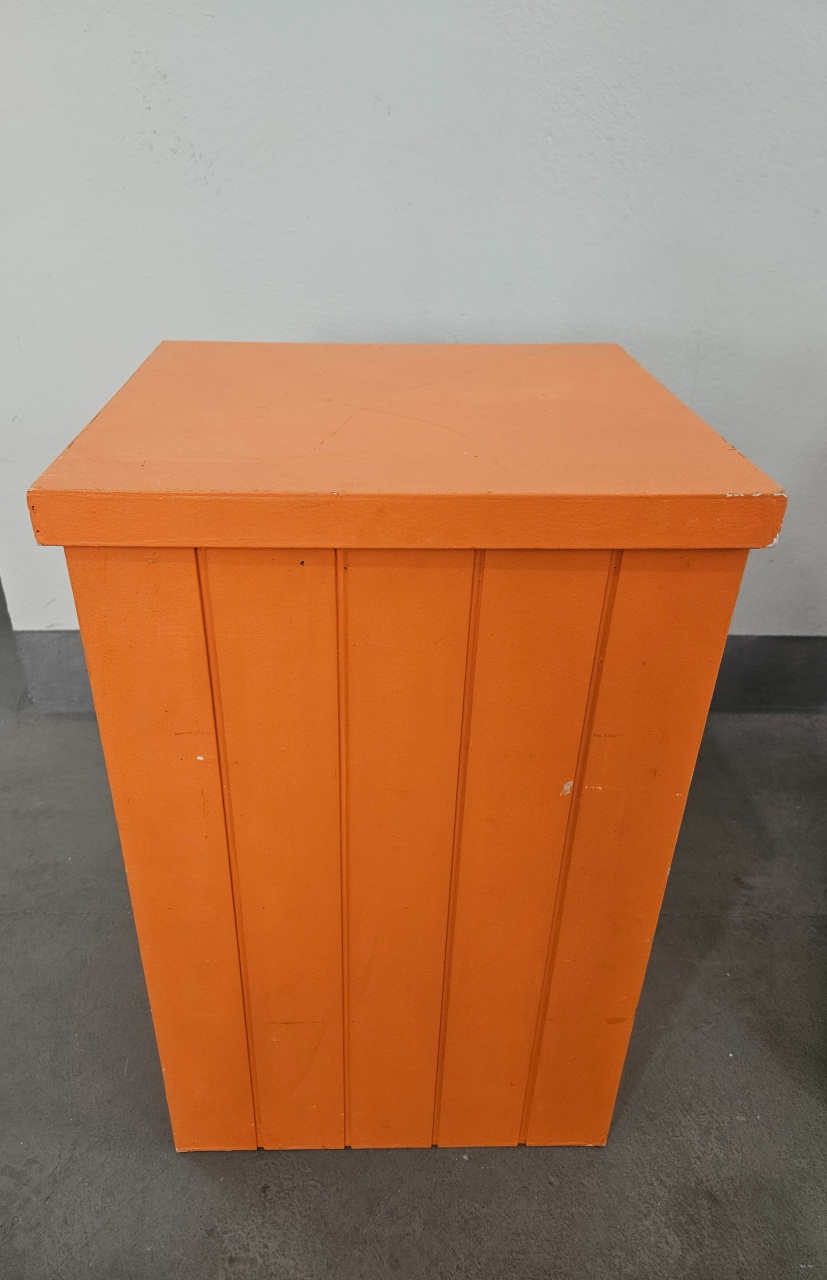 Mesa Ripada Dobrável Laranja 66X42X38 - feste_se_peguemonte