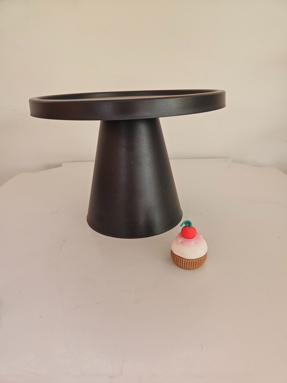 Boleira Cone 28Cm Preto  - feste_se_peguemonte