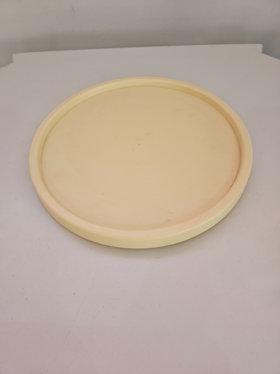 Bandeja Redonda 28Cm Amarelo Candy  - feste_se_peguemonte