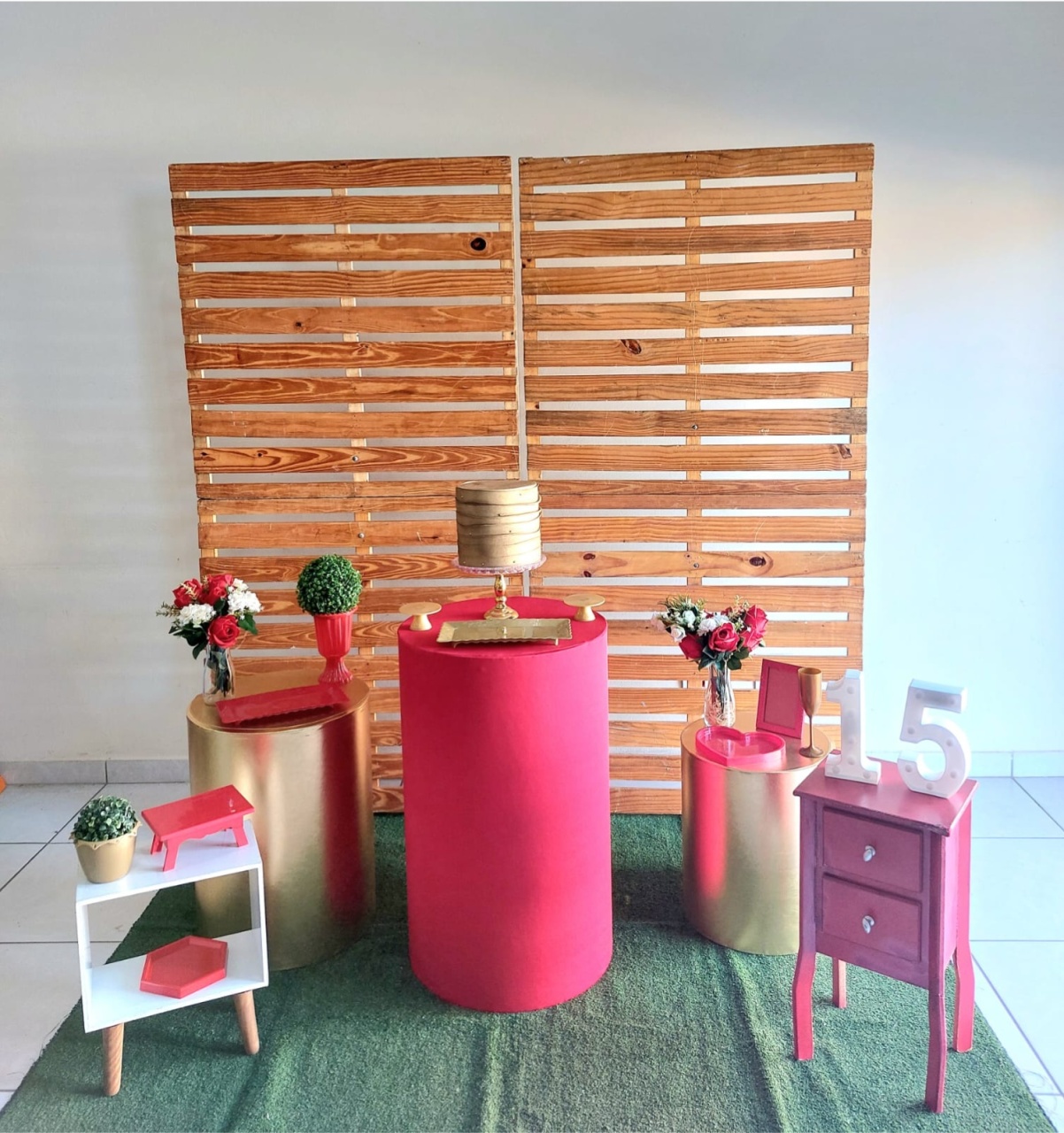 Kit Vermelho Gold Rustic (Aniversário 15 Anos, Bodas de Rubi, Dia dos Namorados) - feste_se_peguemonte