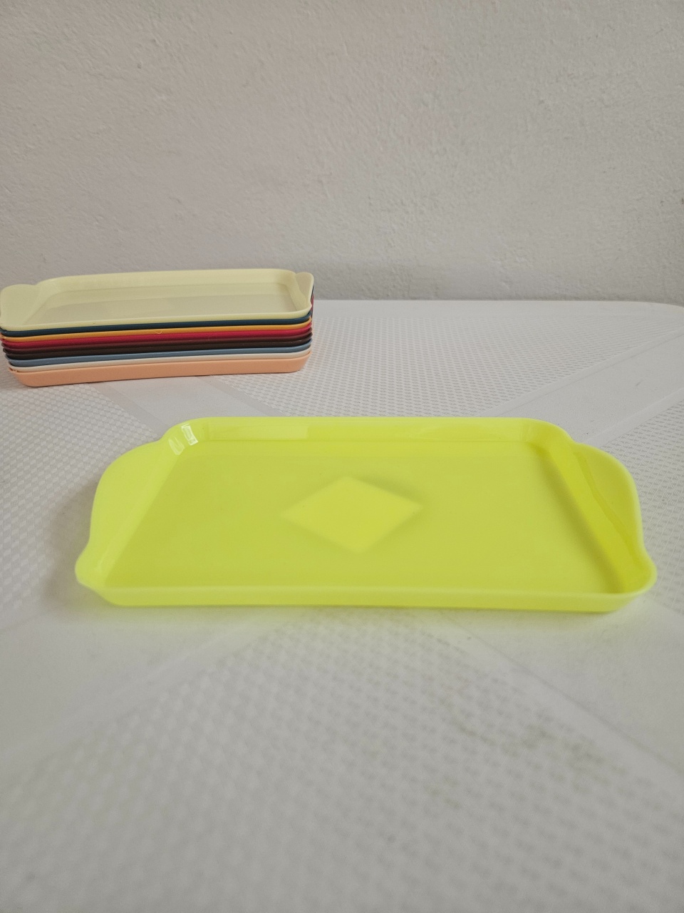 Bandeja P 20X13 Amarelo Neon - feste_se_peguemonte