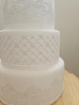 Bolo 3 Camadas Branco Detalhe: Rendado (Casamento,  Bodas, 15 Anos ...)  - imagem 2