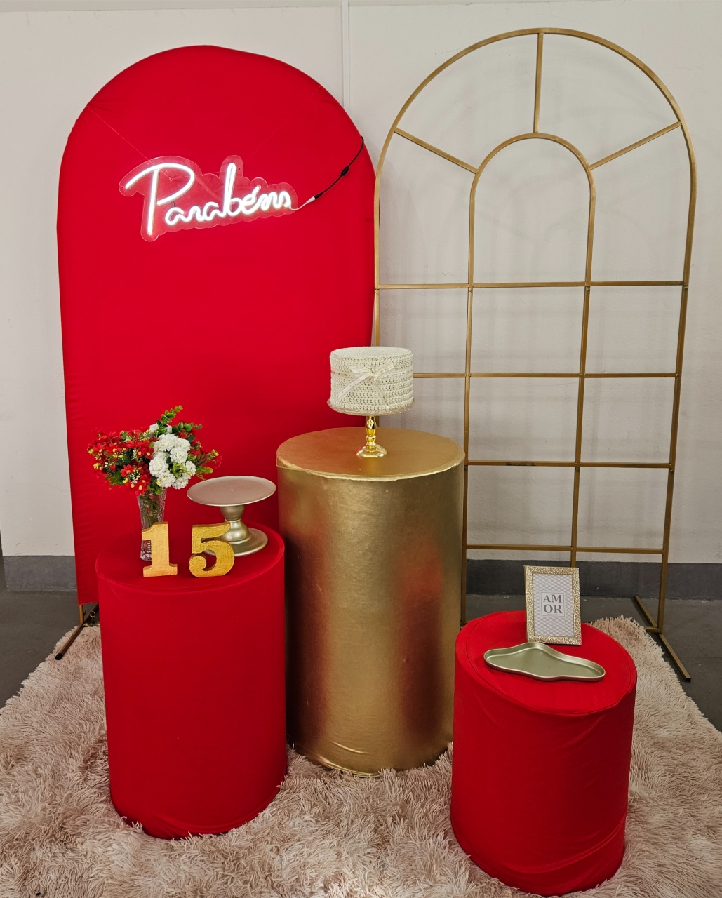 Kit Vermelho E Dourado Com Janela (15Anos, Bodas de Rubi, Aniversário) - feste_se_peguemonte