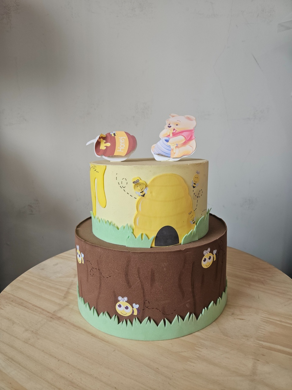 Bolo 2 Camadas Marrom E Amarelo Tema Ursinho Puff@ - feste_se_peguemonte