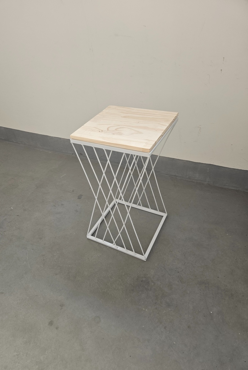 Mesa de Apoio M Branca - feste_se_peguemonte