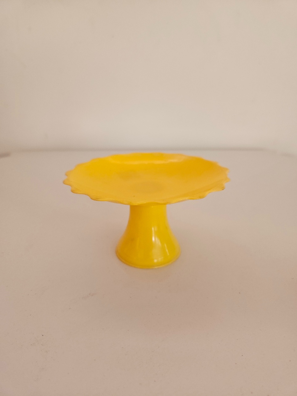 Mini Cake Com Borda Amarelo  - feste_se_peguemonte