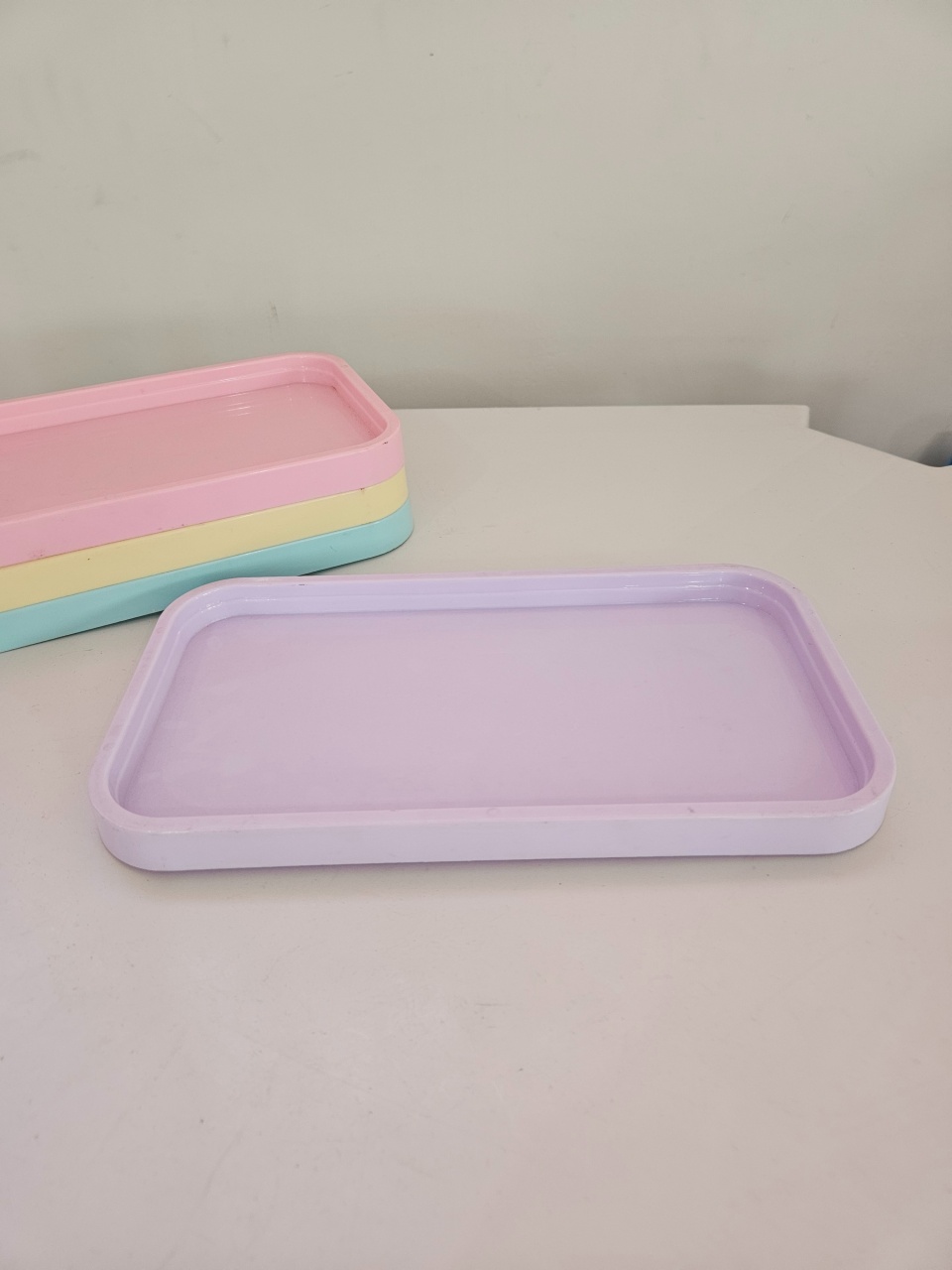 Bandeja Lilás Candy Retangular Borda Arredondada 30X16Cm  - feste_se_peguemonte