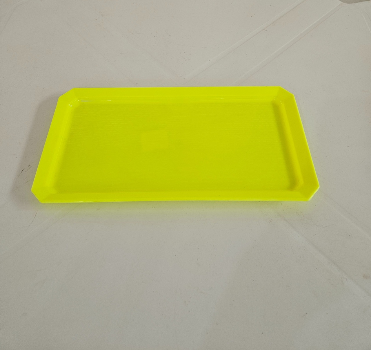 Bandeja 30X16 Amarelo Neon Borda Reta Texturizada  - feste_se_peguemonte