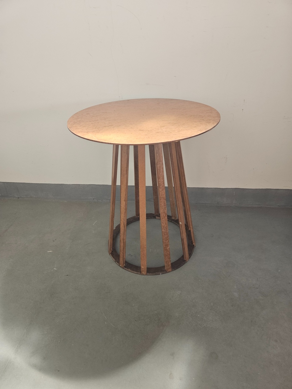 Mesa de  Apoio Cone Ripada Rústica G - feste_se_peguemonte