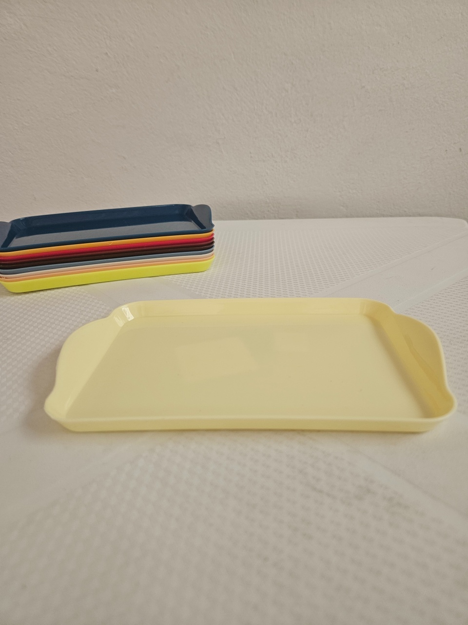 Bandeja P 20X13 Amarelo Candy  - feste_se_peguemonte