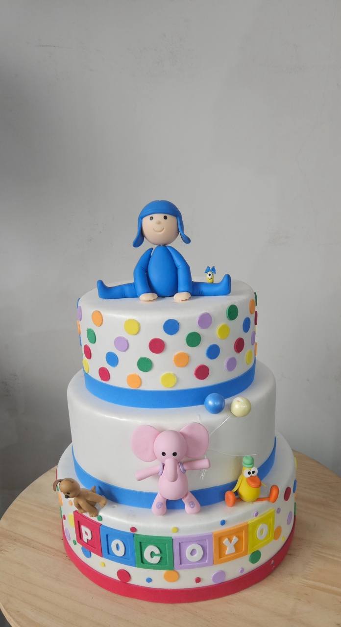 Bolo 3 Camadas  Tema Pocoyo - feste_se_peguemonte