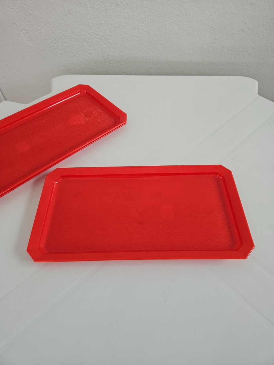 Bandeja 30X16  Vermelho Borda Reta Texturizada  - feste_se_peguemonte