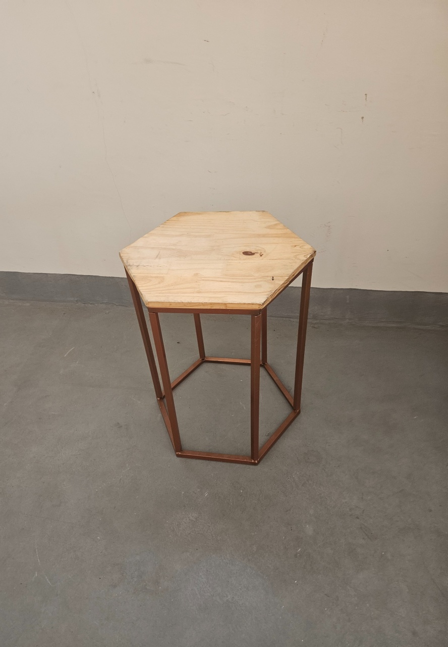 Mesa de Apoio Hexagonal P Rosê Gold  - feste_se_peguemonte