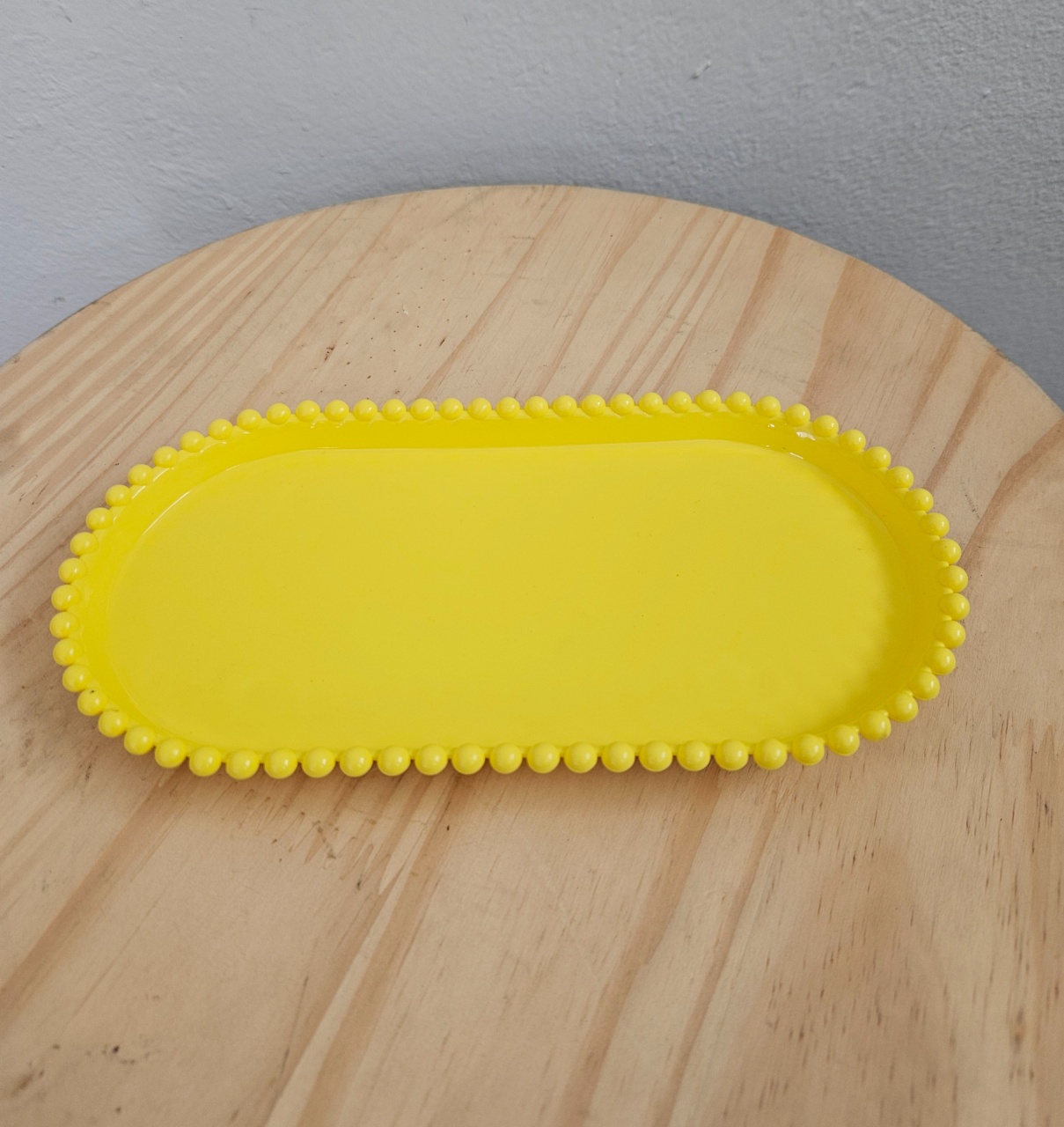 Bandeja Oval Bolinha Amarelo  - feste_se_peguemonte