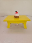 Mesa Para Doces 20X14X8 Amarelo - imagem 2