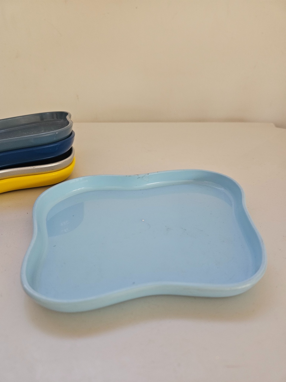 Bandeja Orgânica 180 (Maça) Azul Bebê  - feste_se_peguemonte