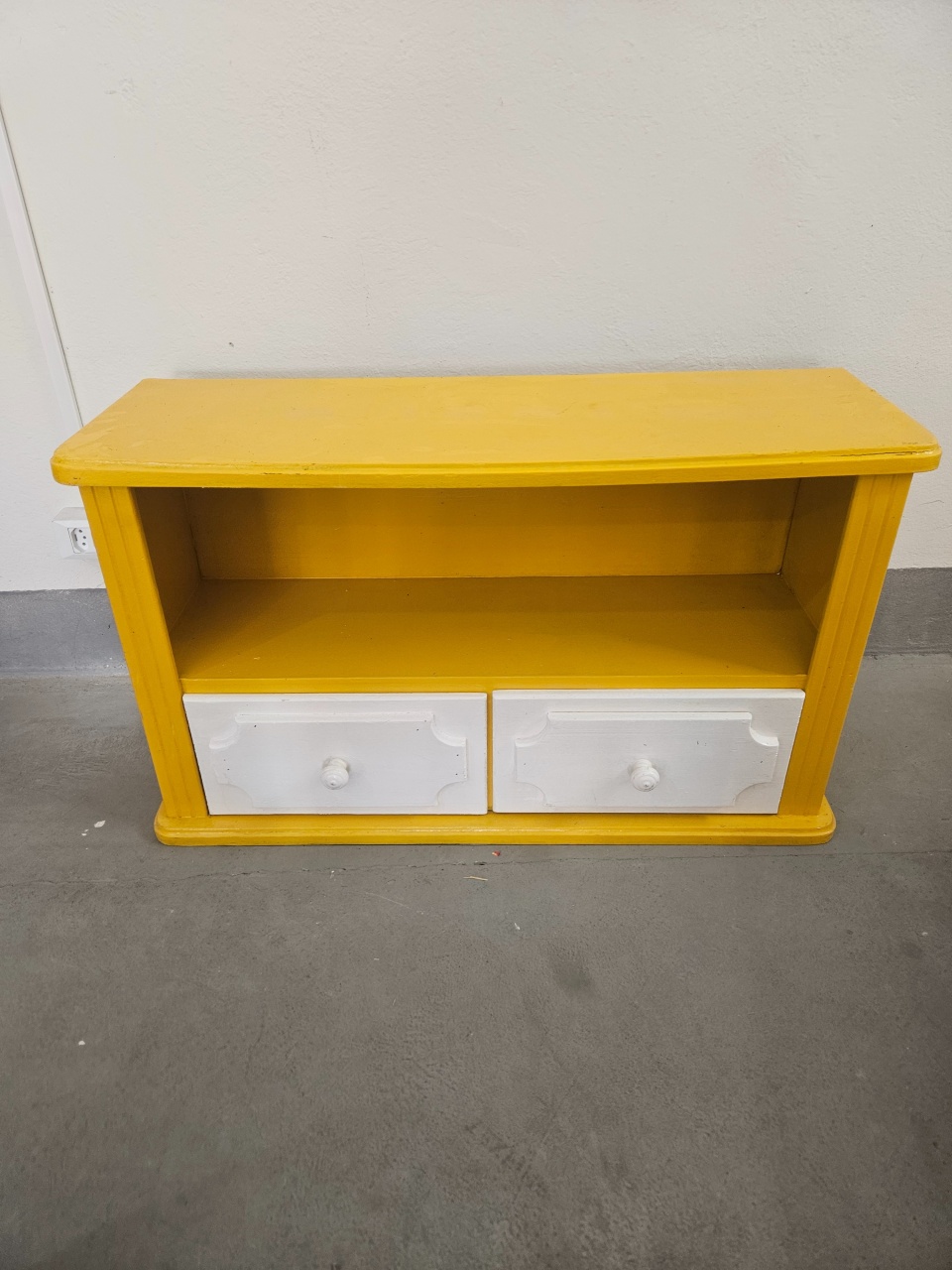 Rack Amarelo E Branco - feste_se_peguemonte