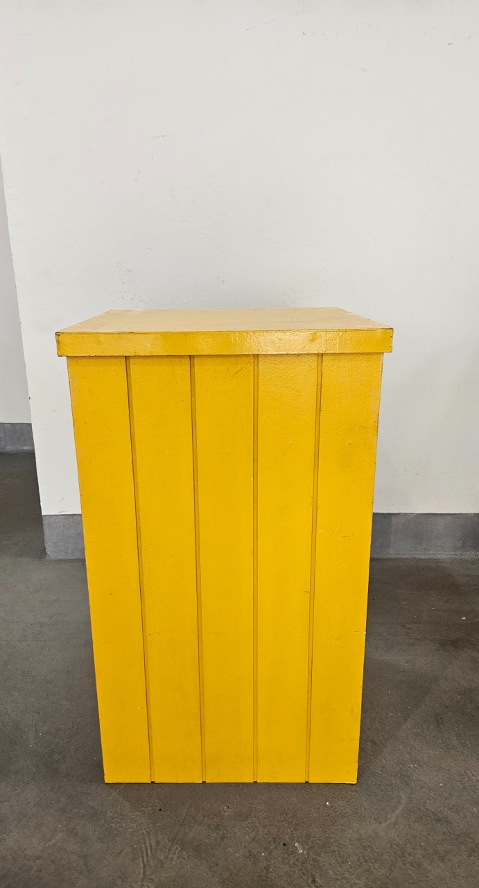 Mesa Ripada Dobrável Amarelo 82X47X42  - feste_se_peguemonte