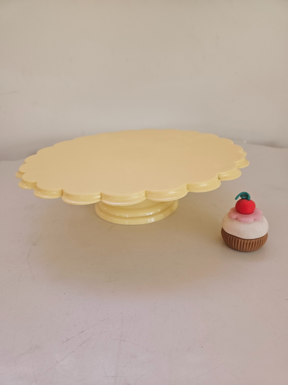 Boleira Gb Borda Ondulada 26X7 Amarelo Claro/ Bebê  - feste_se_peguemonte