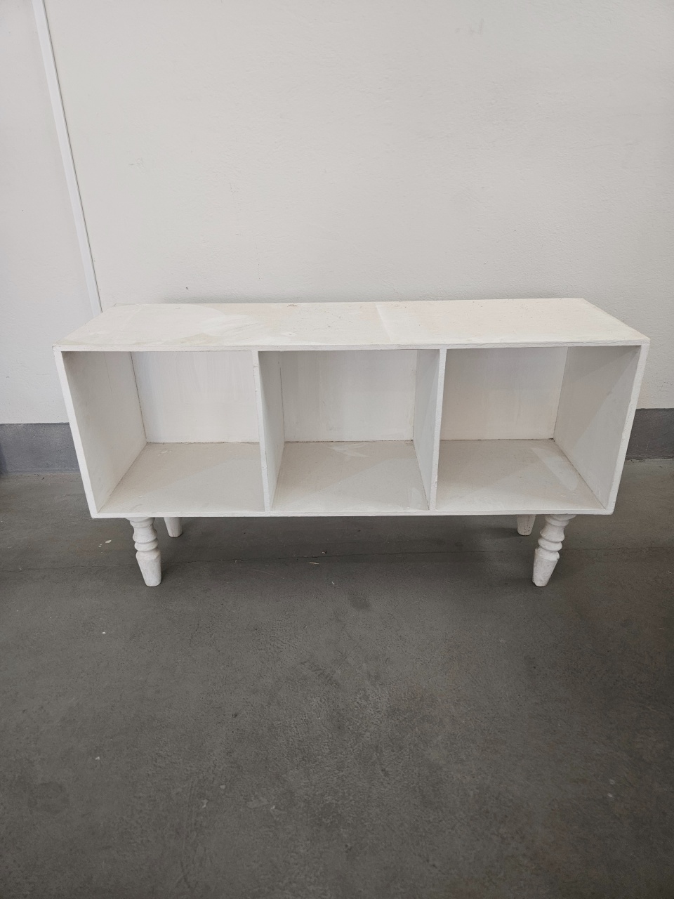 Rack Branco Com 3 Divisórias  - feste_se_peguemonte