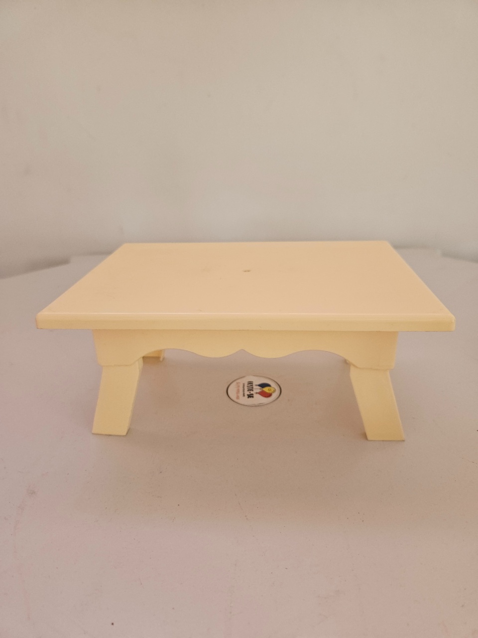 Mesa Para Doces 20X14X8 Amarelo Bebê  - feste_se_peguemonte