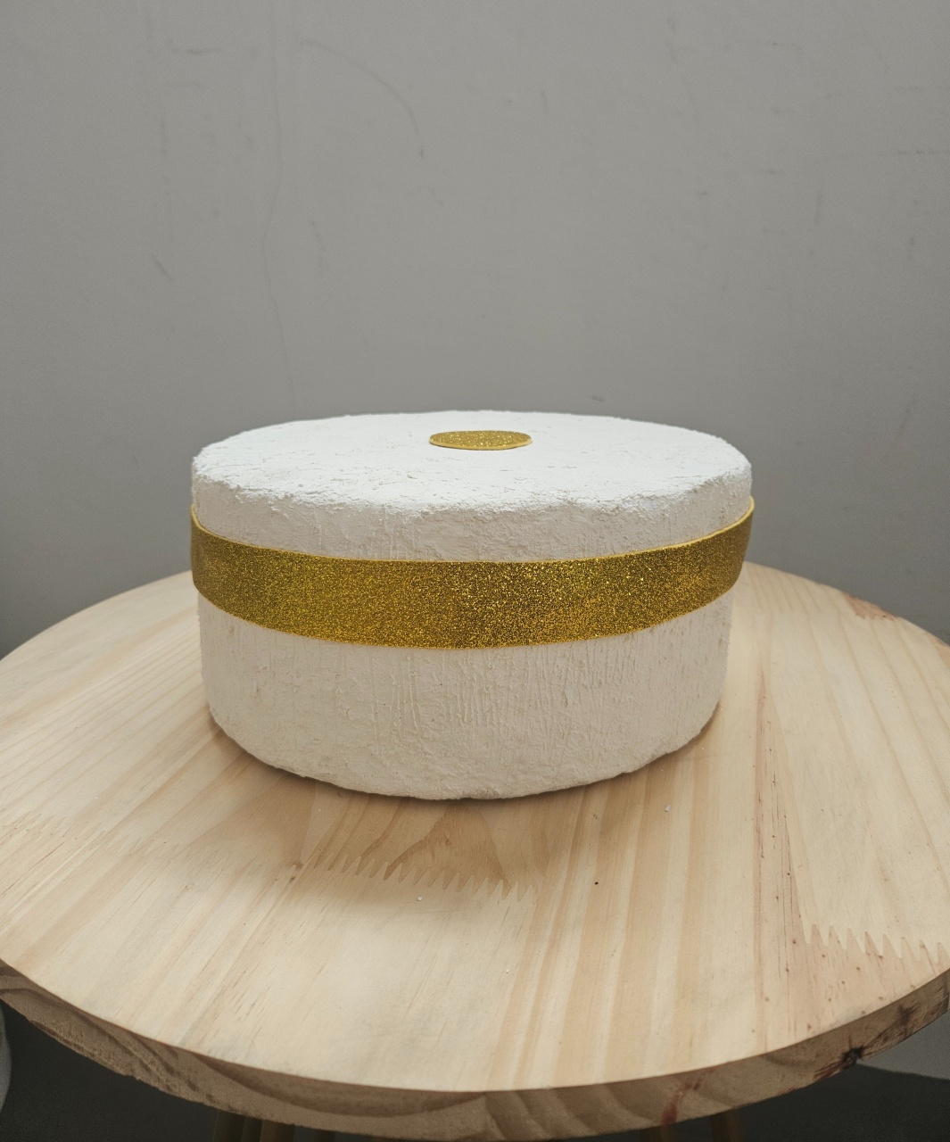 Bolo Base Avulsa Para Bolo Branca Com Dourado Massa - feste_se_peguemonte