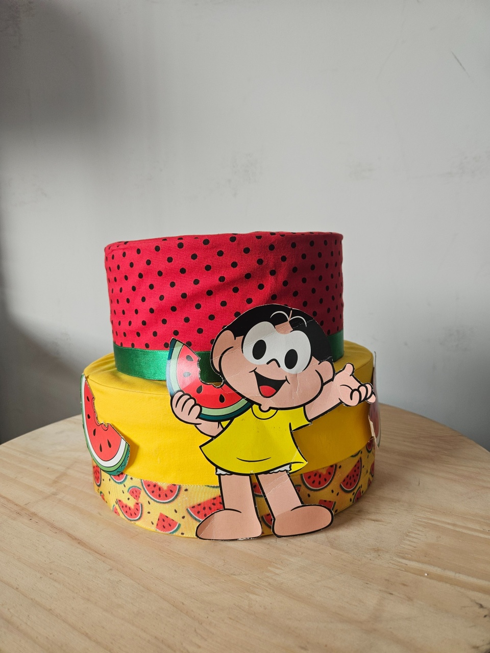 Bolo 2 Camadas Amarelo Vermelho Tema Magali @ - feste_se_peguemonte