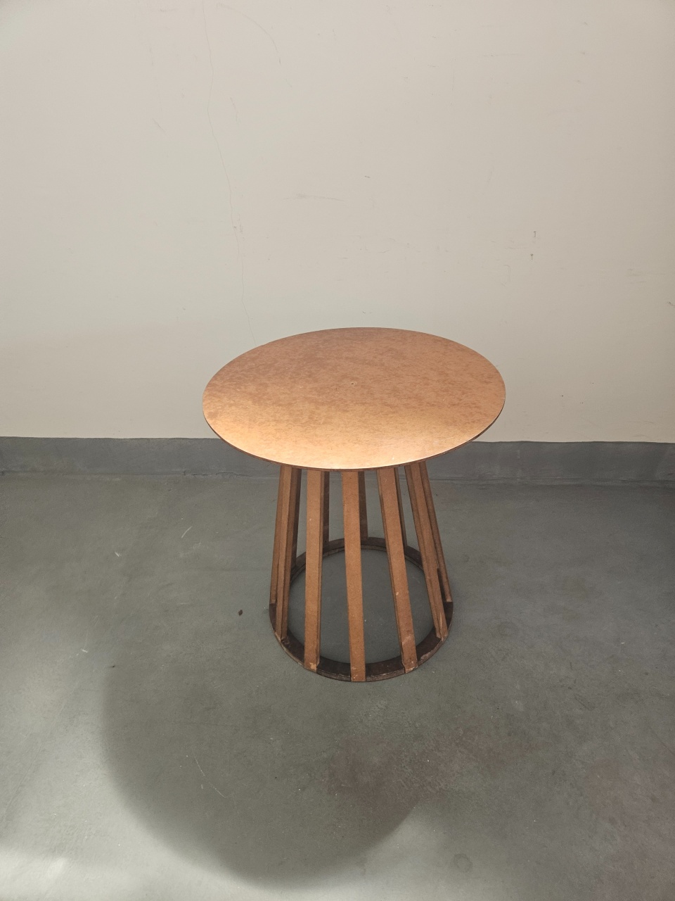 Mesa de  Apoio Cone Ripada Rústica M - feste_se_peguemonte