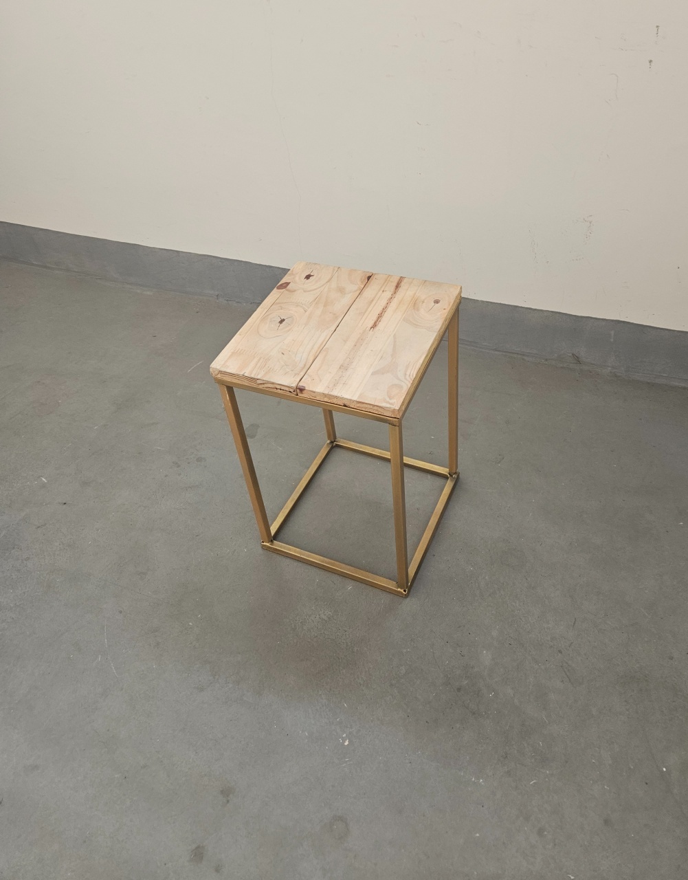 Mesa de Apoio P Dourado - feste_se_peguemonte