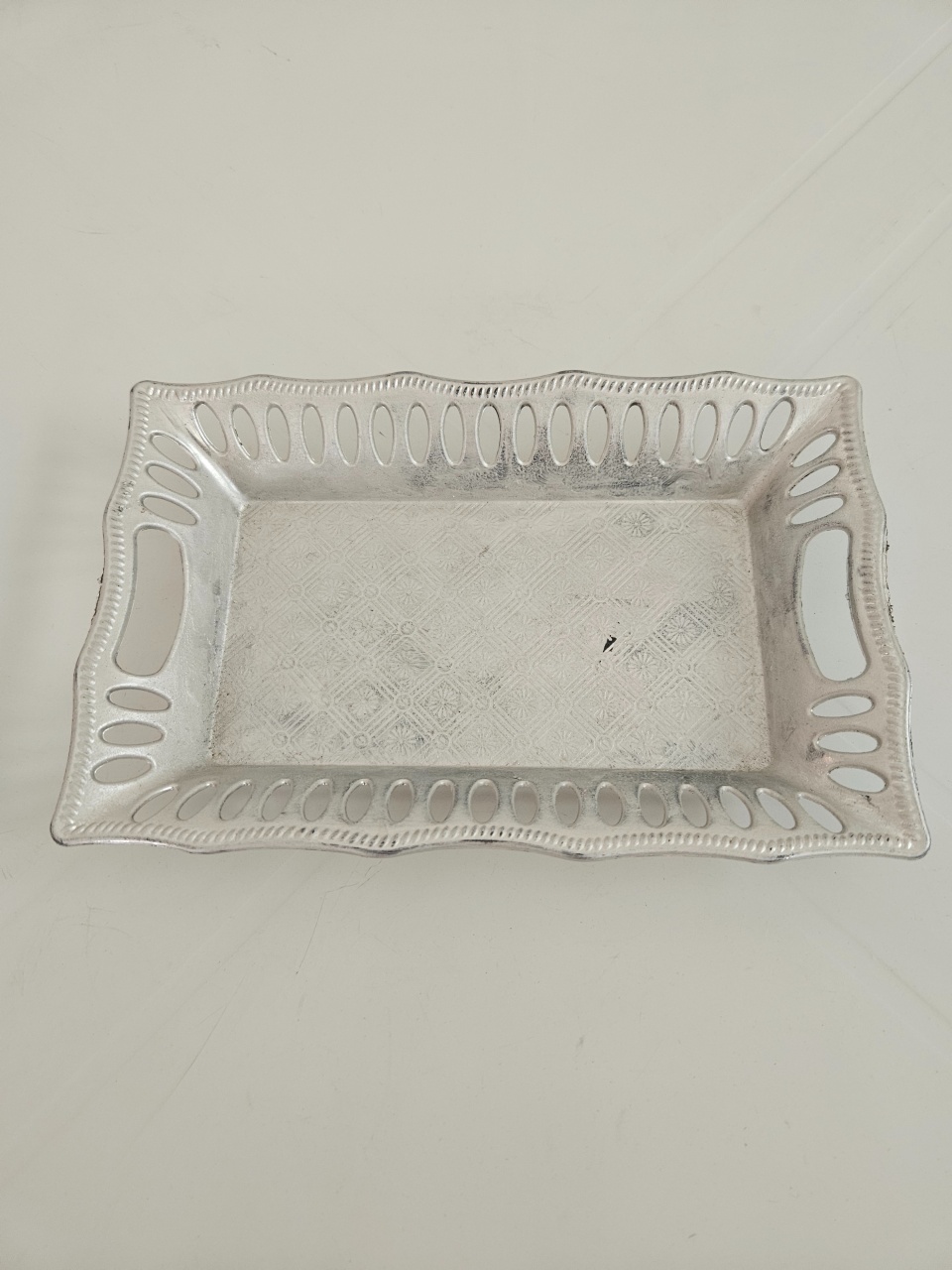 Bandeja Pequena 23X15 Prata Borda Vazada - feste_se_peguemonte