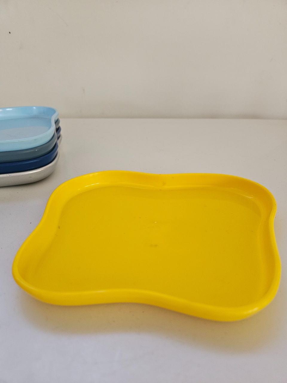 Bandeja Orgânica 180 (Maça) Amarelo  - feste_se_peguemonte