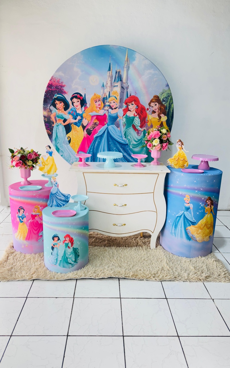 Festa Ouro Princesas  - Thaís Rodrigues Severiano Laginestra