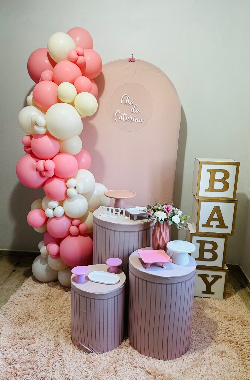 Chá de Bebê Com Nome Personalizado E Arco de Balões  - Fernanda da Silveira Cavalheiro 