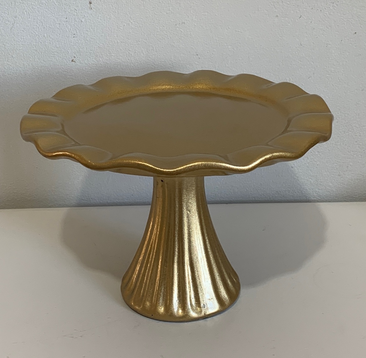 Suporte Para Bolo Dourado G - Fernanda da Silveira Cavalheiro 
