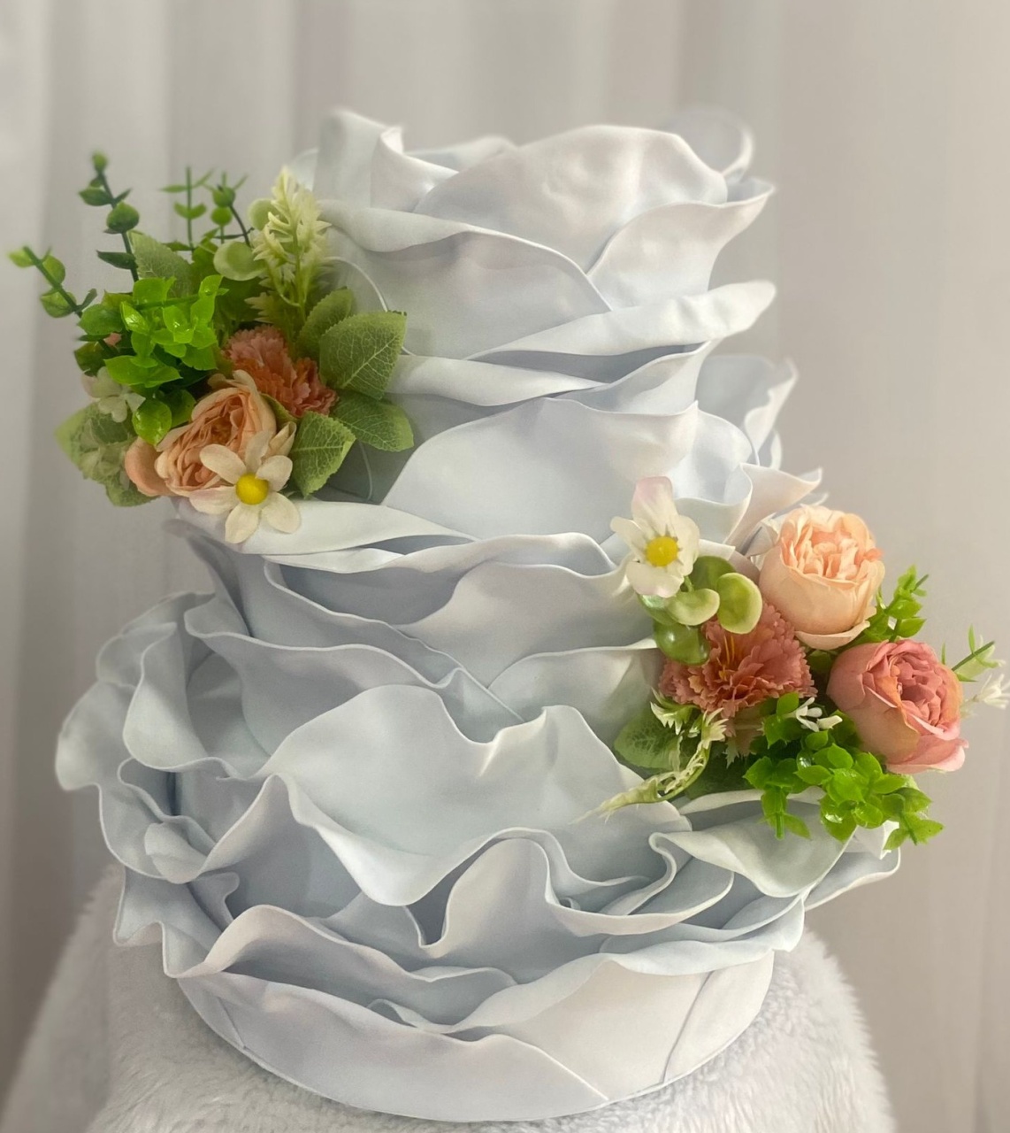 Ruffles Branco  - Três Marias Festas