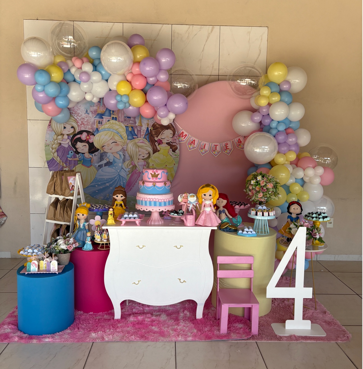 Projetos & Montagens de Decoração - Princesas Cut - Três Marias Festas