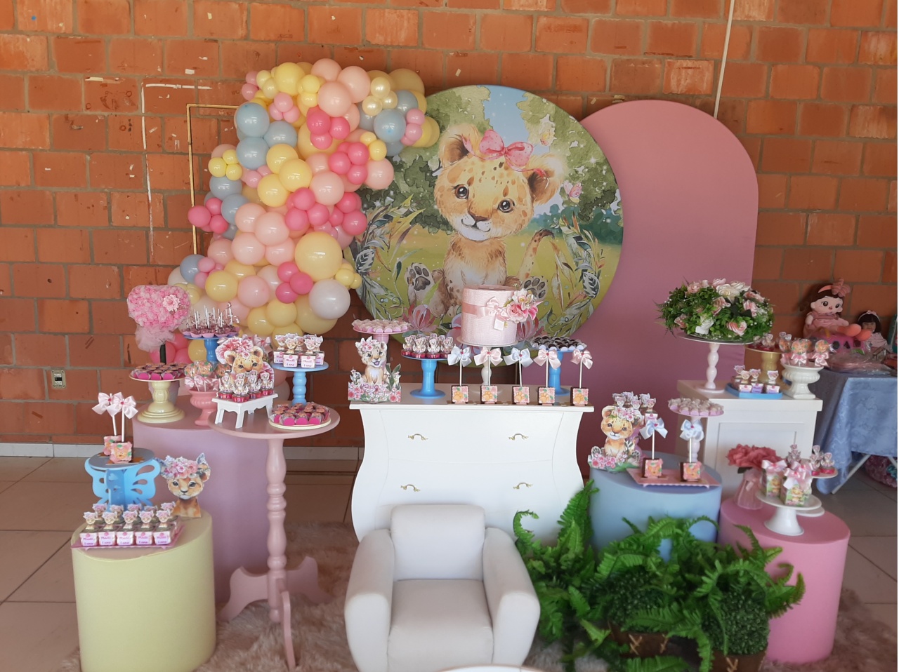 Projetos & Montagens de Decoração - Oncinha Menina - Três Marias Festas
