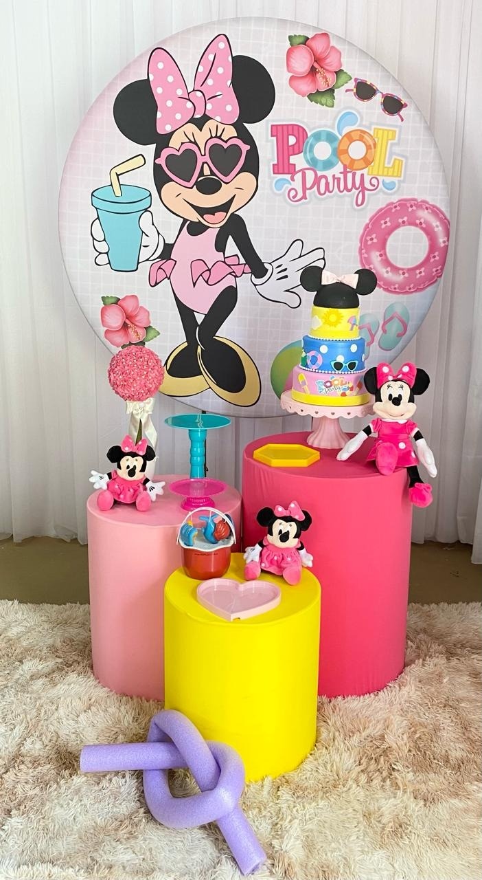 Minnie Rosa Pool Party - Três Marias Festas