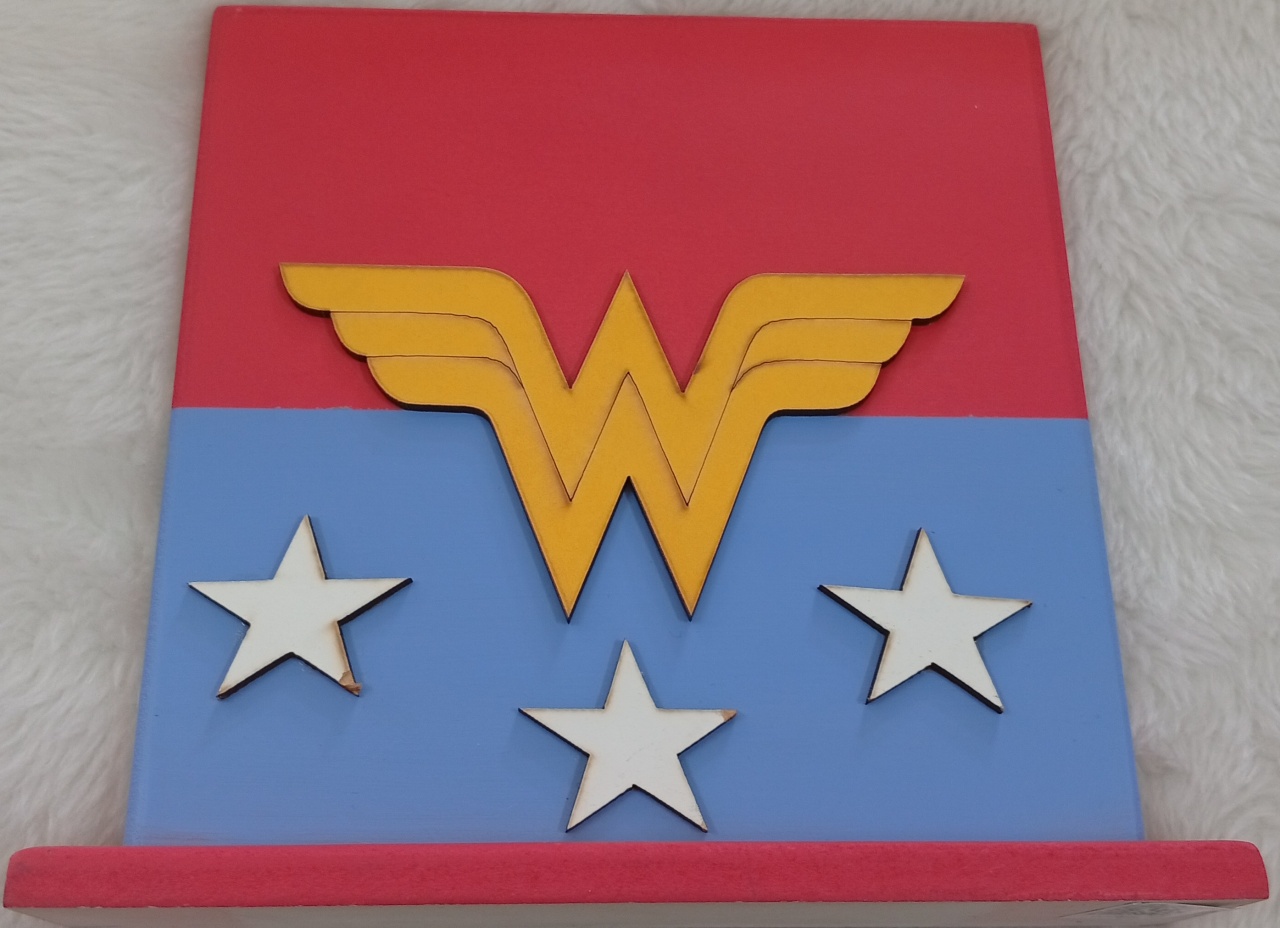 Displays Mdf 3D - Mulher Maravilha Mod1 - Três Marias Festas