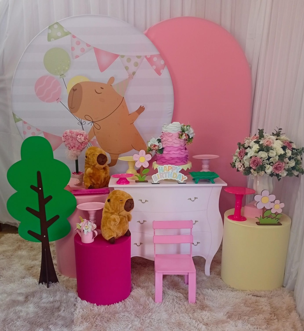 Capivara Rosa - Três Marias Festas