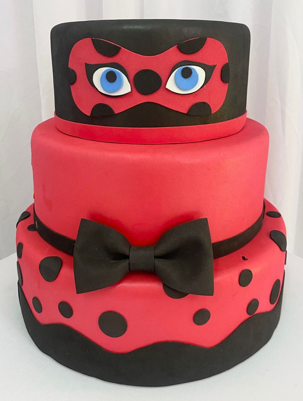 Ladybug - Três Marias Festas
