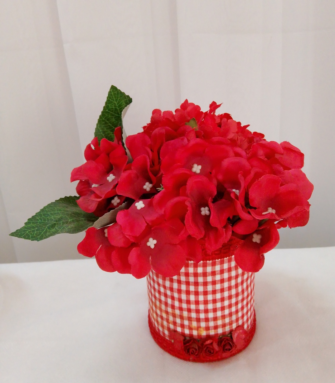Vaso Aço Flores Vermelhas - Três Marias Festas