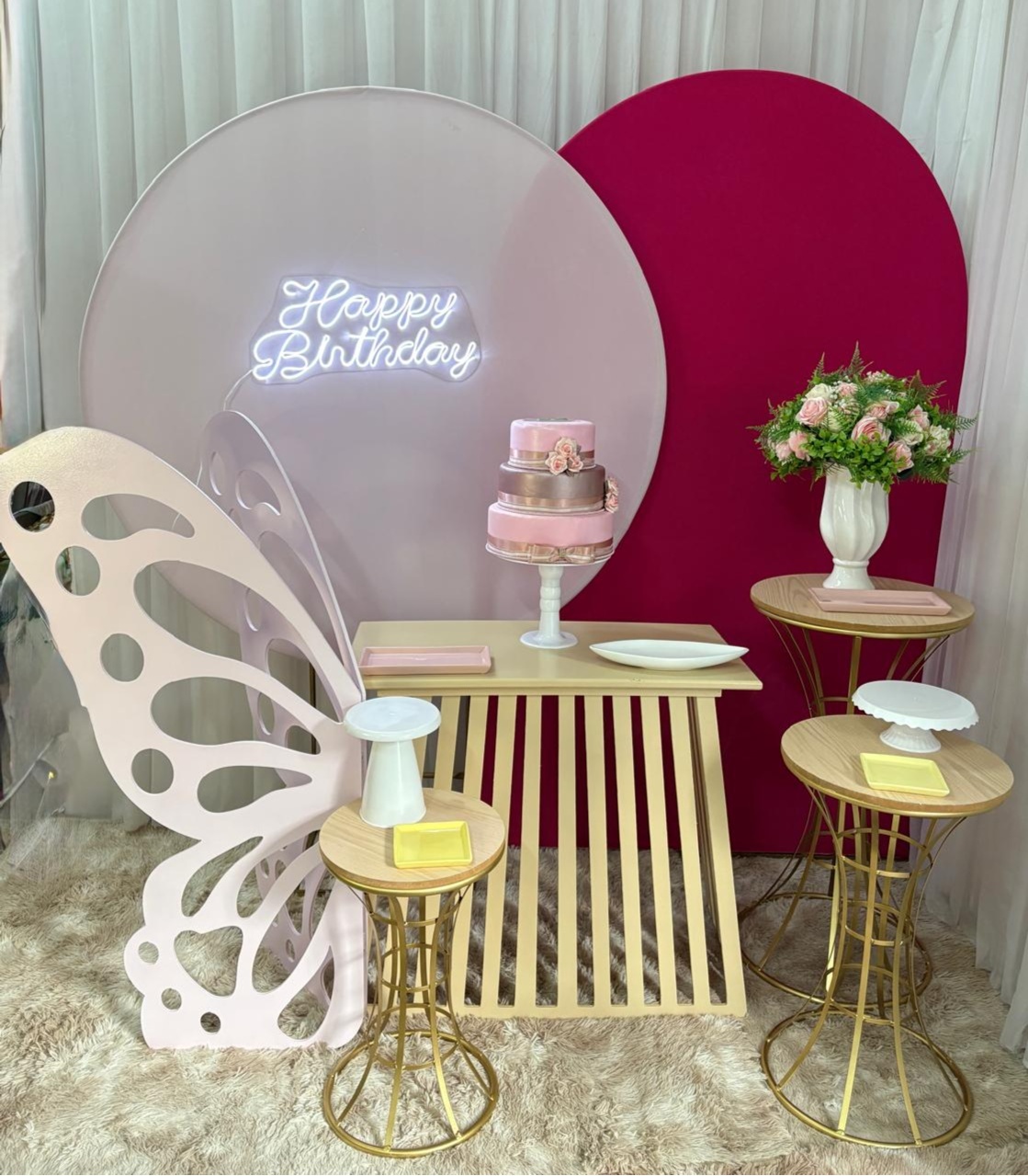 Borboleta Rosa Com Pirulito Pink + Placa de Led - Três Marias Festas