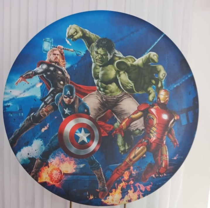 Painel Sublimado Heróis  - Três Marias Festas