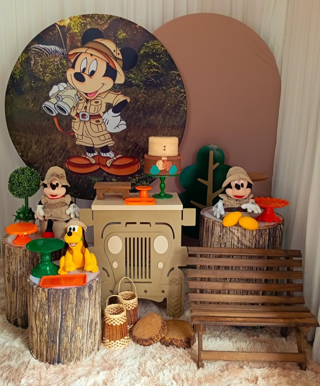Mickey Safari - Três Marias Festas
