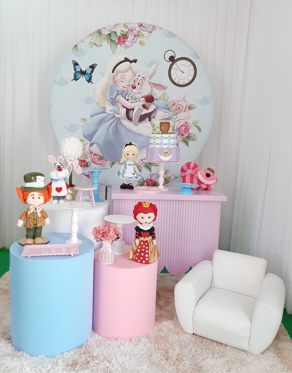 Alice No País das Maravilhas - Três Marias Festas