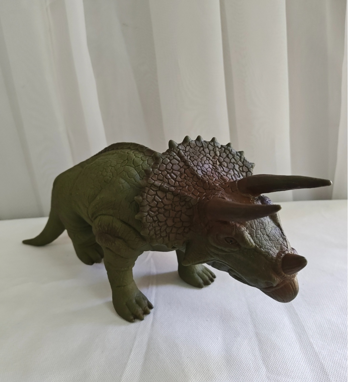 Dinossauro Plástico Mod3 - Três Marias Festas