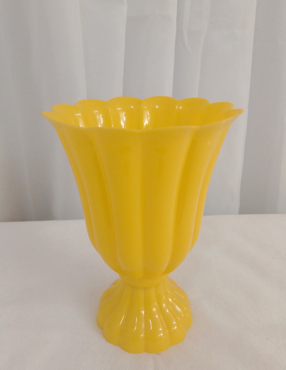 Vaso Plástico Amarelo - Três Marias Festas