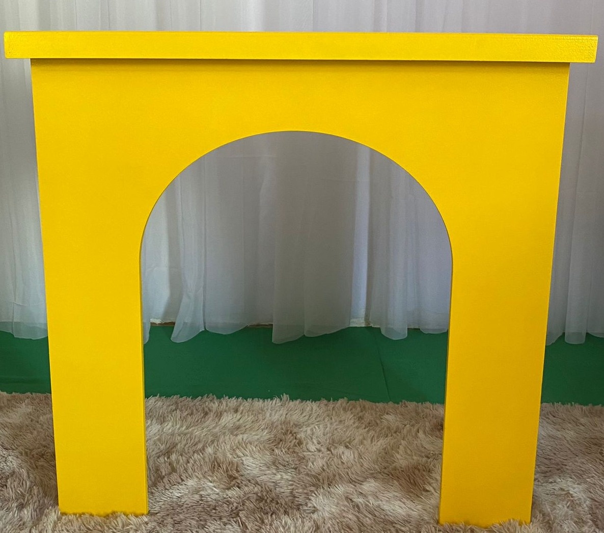 Cômoda Bombe Portal Amarelo - Três Marias Festas